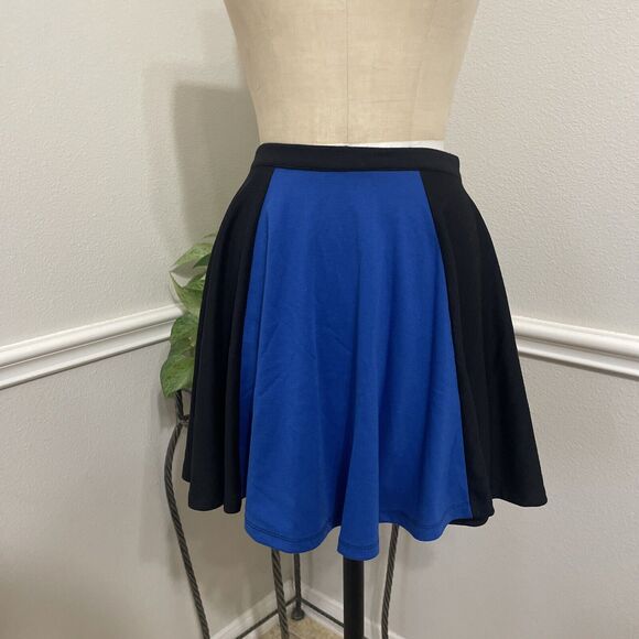 teen vogue, short flared skirt, blue and black, size S - Picture 1 of 5